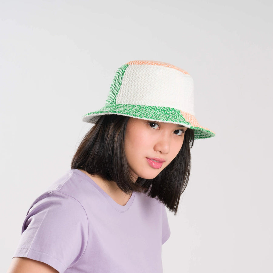 Squiggle Knit Bucket Hat - Kelly Green/Peach